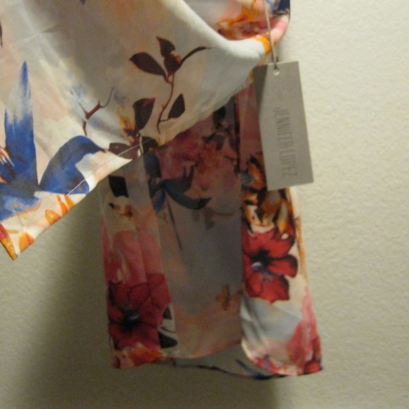 Jennifer Lopez  Top.  Size M.  New - Picture 9 of 16